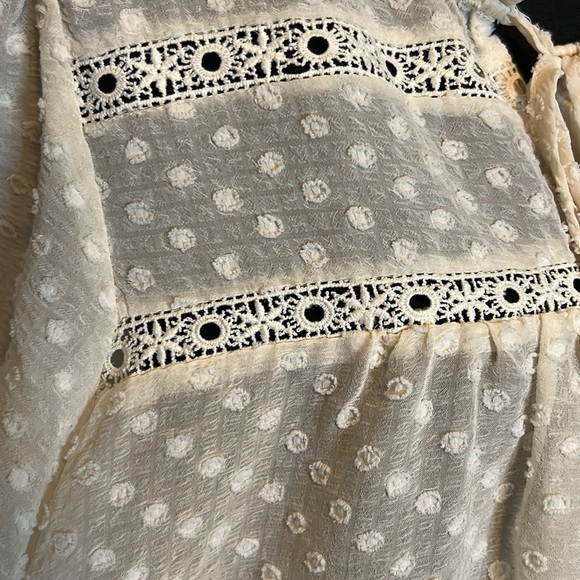 White Relaxed Tie Front Blouse with Bib Collar - Picture 3 of 6